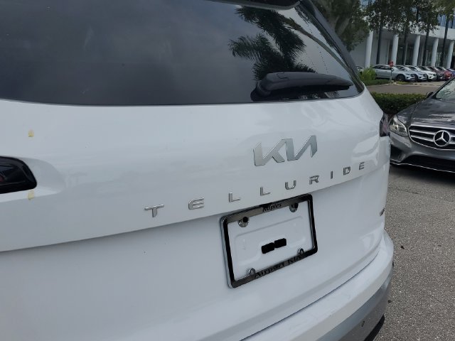 Certified 2023 Kia Telluride SX Prestige AWD/4WD image 8