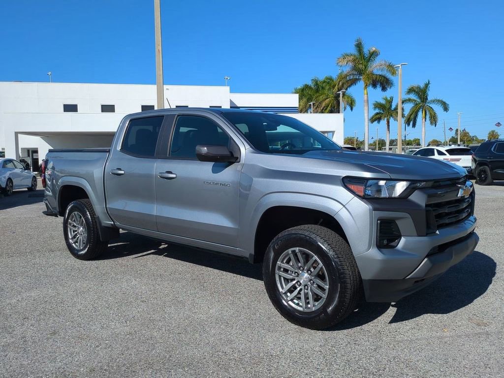 Used 2023 Chevrolet Colorado LT w/ LT Convenience Package image 3