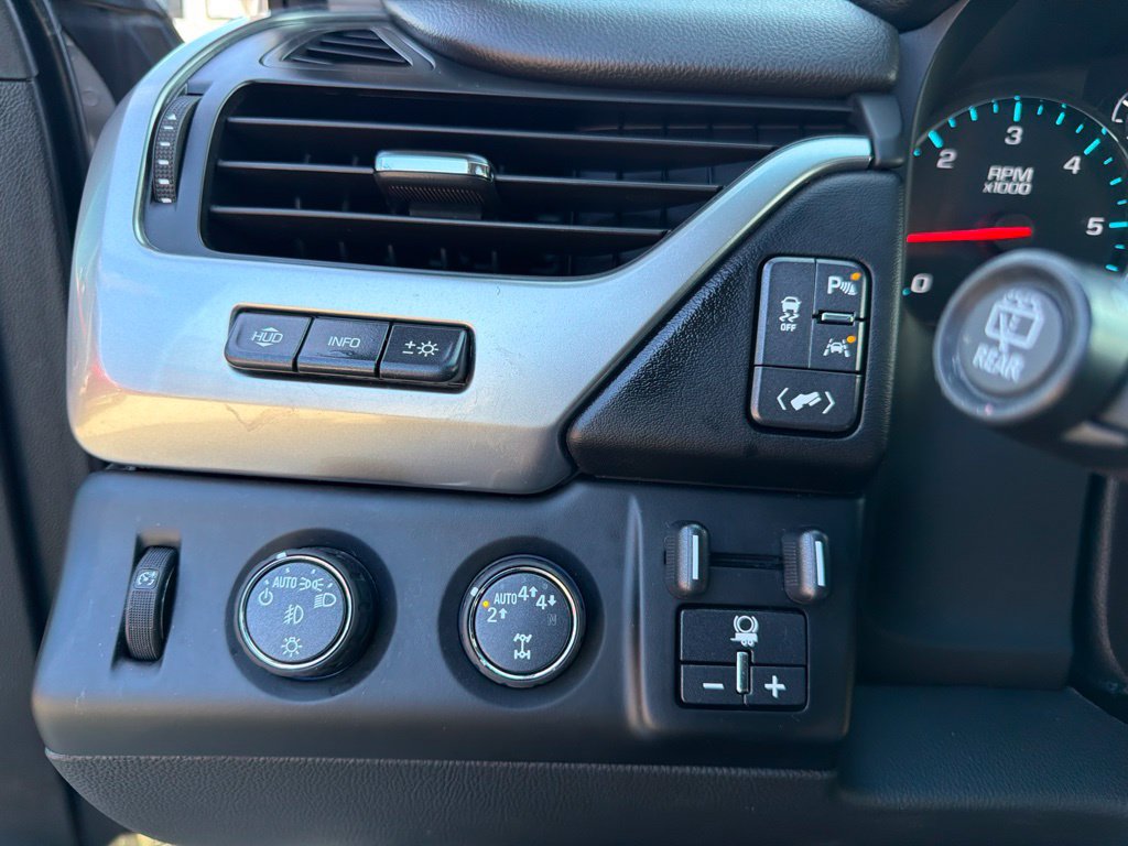 Used 2018 Chevrolet Tahoe Premier AWD/4WD image 27
