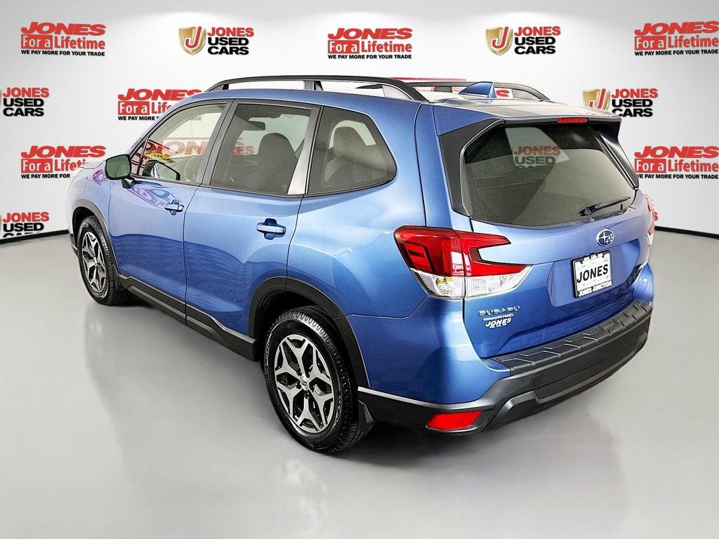 Used 2021 Subaru Forester Premium AWD/4WD image 2