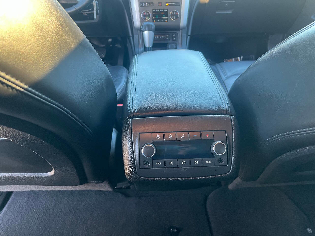 Used 2010 Chevrolet Traverse LT w/ Personal Connectivity Package image 35