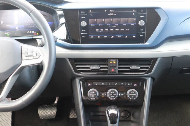 Used 2024 Volkswagen Taos SE image 15