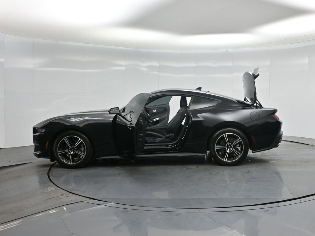 Certified 2024 Ford Mustang Coupe image 32