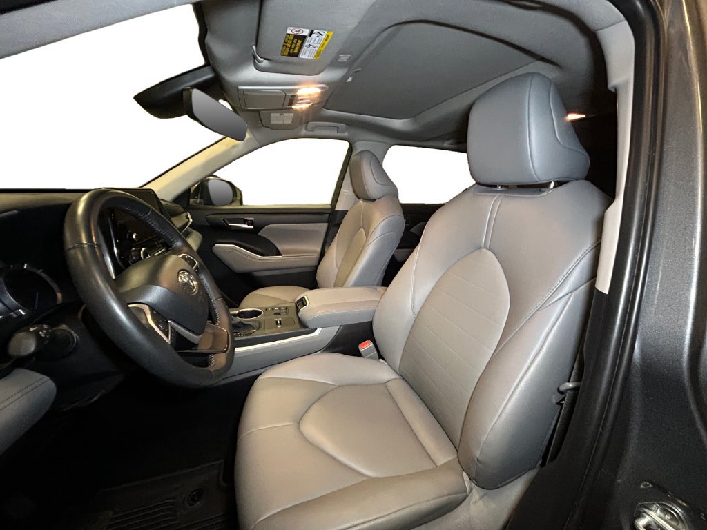 Certified 2026 Toyota Highlander XLE AWD/4WD image 9