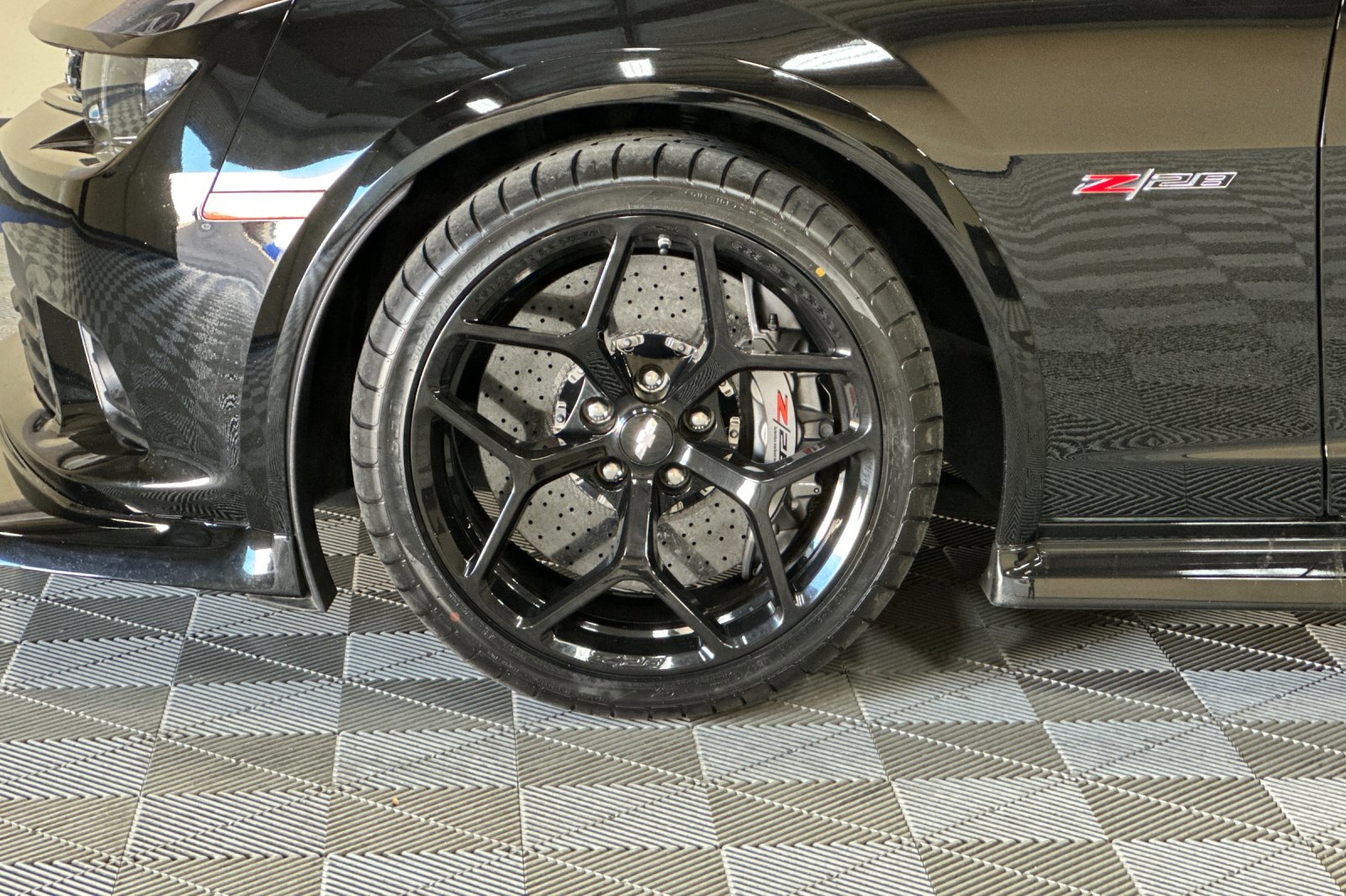 Used 2015 Chevrolet Camaro Z/28 image 38