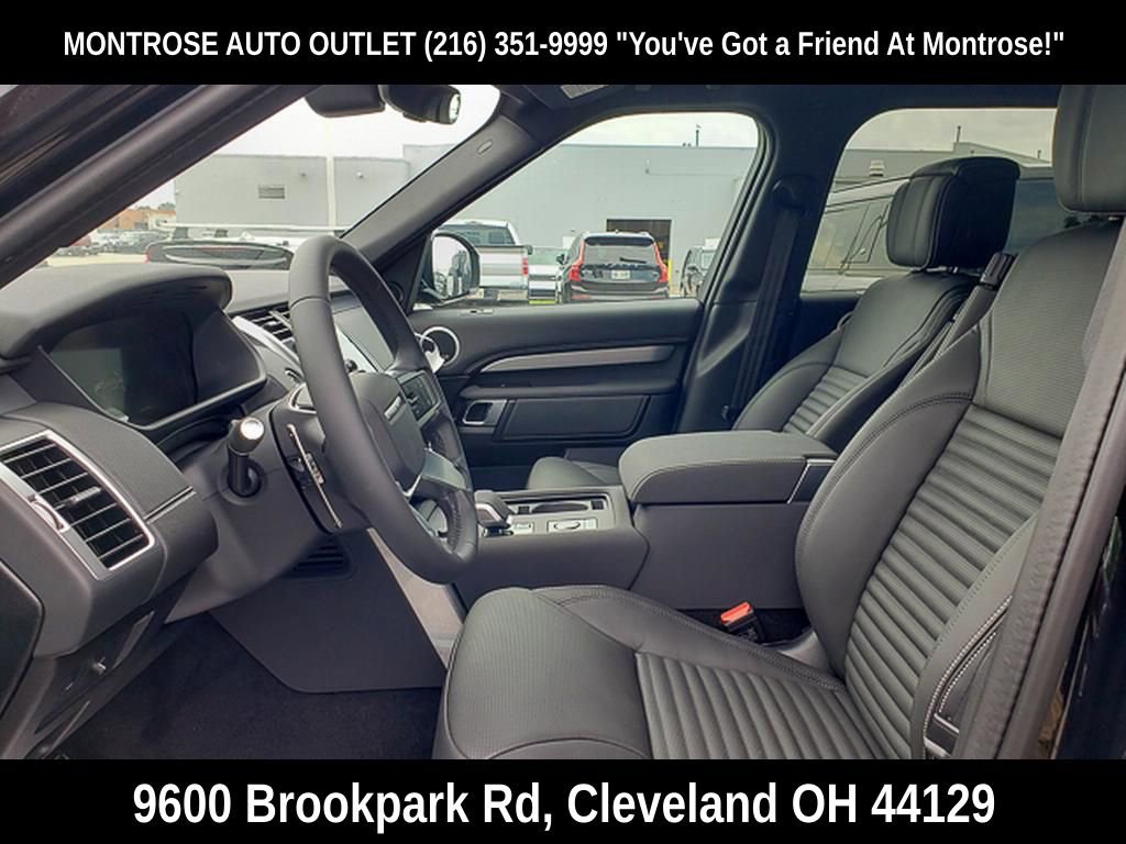 New 2025 Land Rover Discovery Dynamic SE image 7