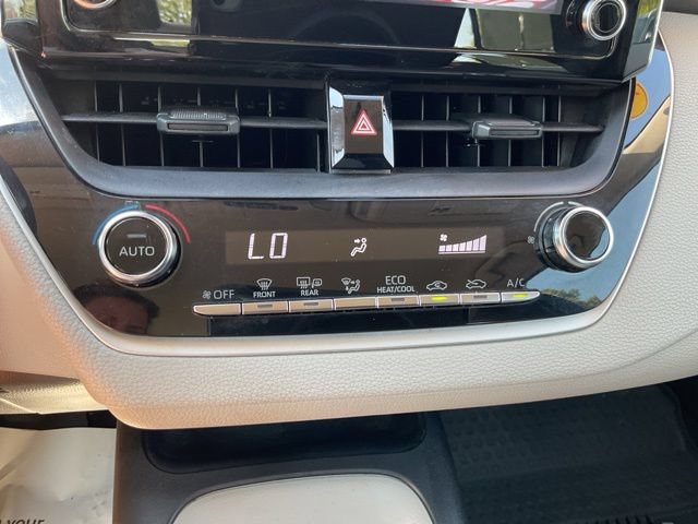 Used 2020 Toyota Corolla LE FWD image 26