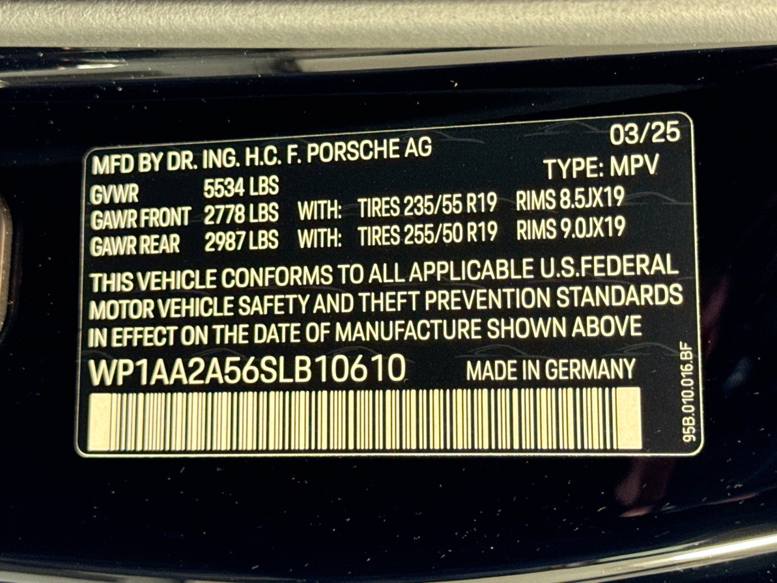 Certified 2025 Porsche Macan image 26