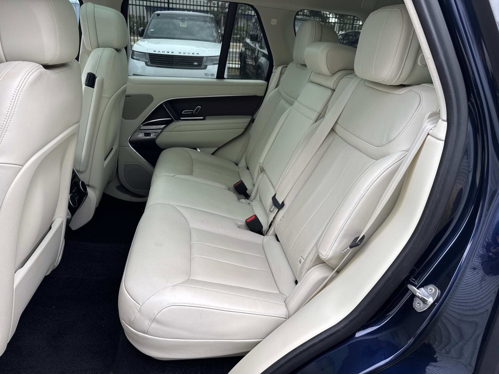 Certified 2023 Land Rover Range Rover SE image 14