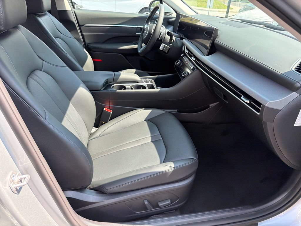 New 2026 Hyundai Sonata Limited FWD image 14