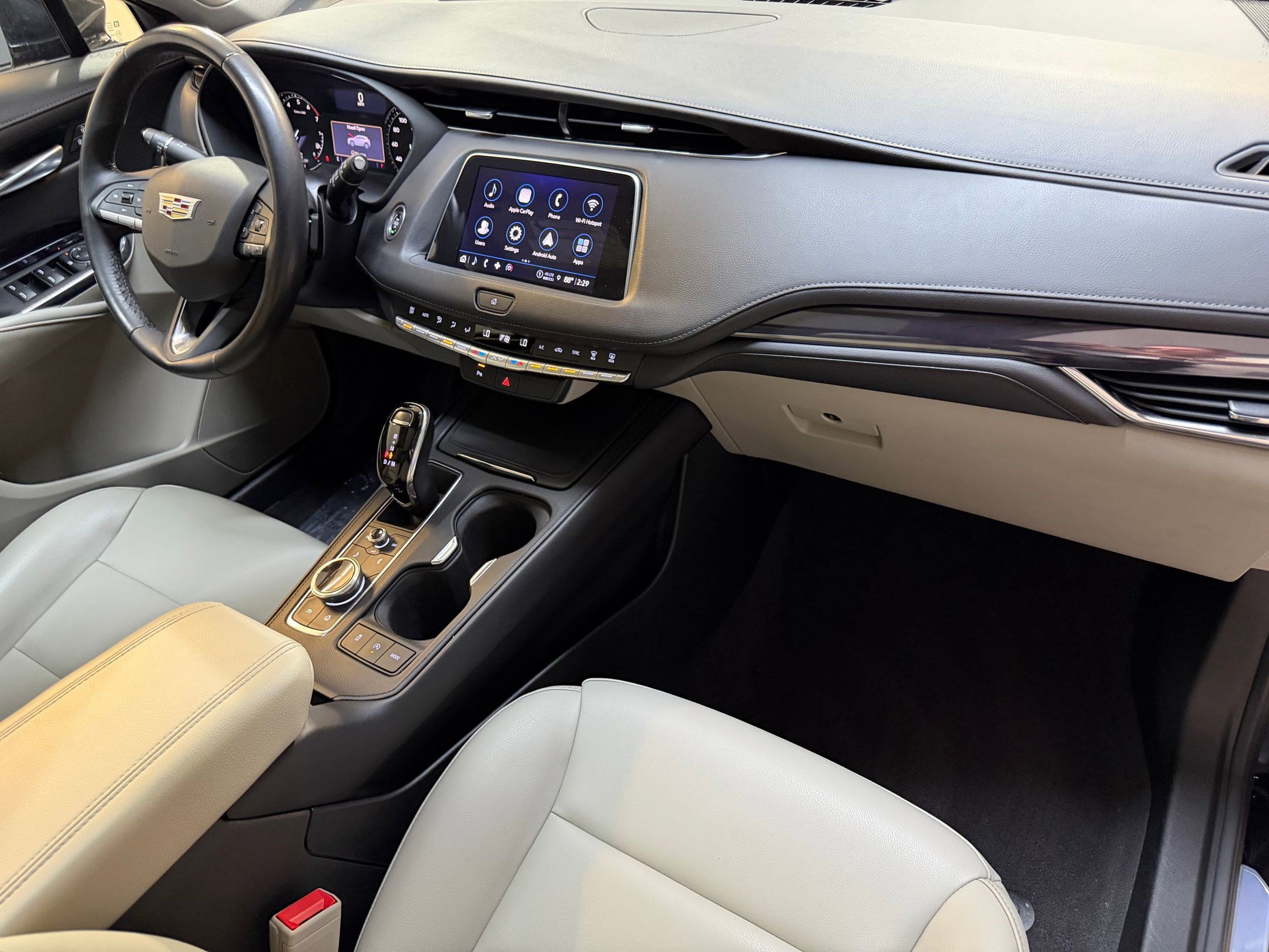 Used 2023 Cadillac XT4 Luxury FWD image 47