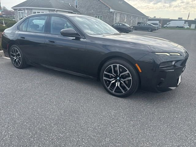 Used 2023 BMW 760i xDrive image 9