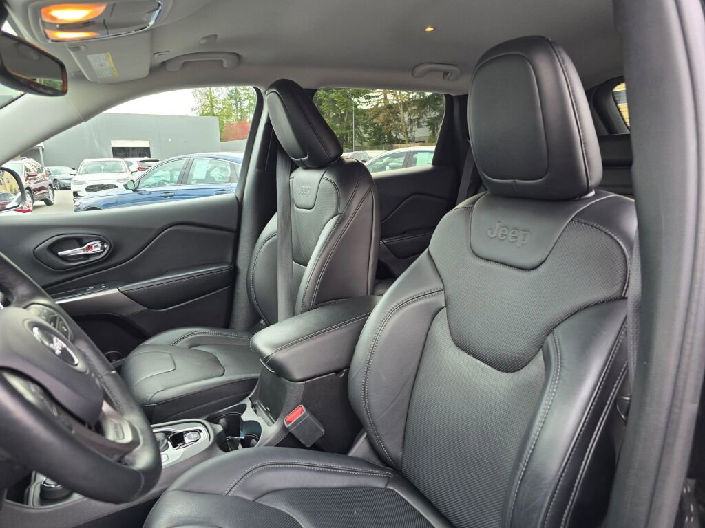 Used 2019 Jeep Cherokee Limited w/ Technology Group image 4