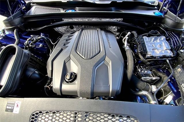 Certified 2026 Porsche Macan image 39