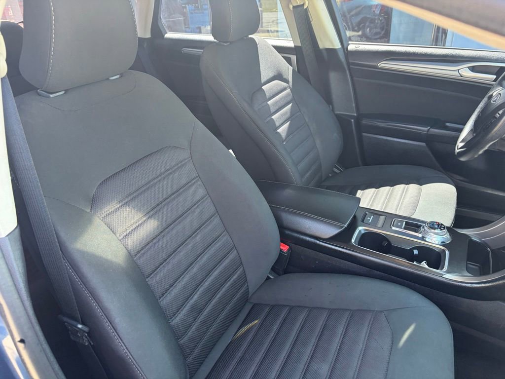 Used 2018 Ford Fusion SE w/ Fusion SE Technology Package FWD image 25