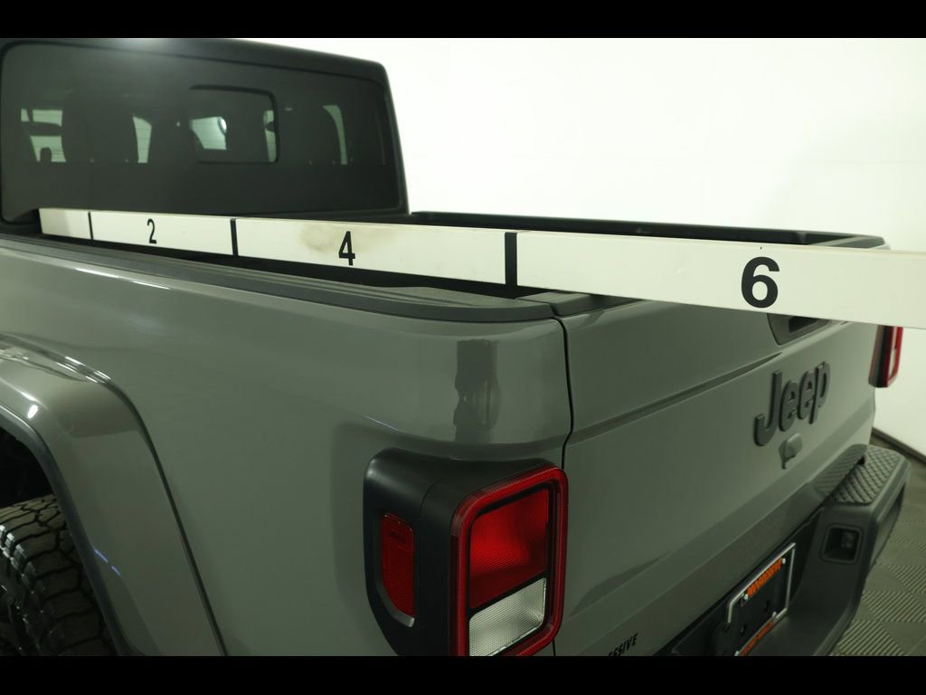 Used 2022 Jeep Gladiator Sport AWD/4WD image 7