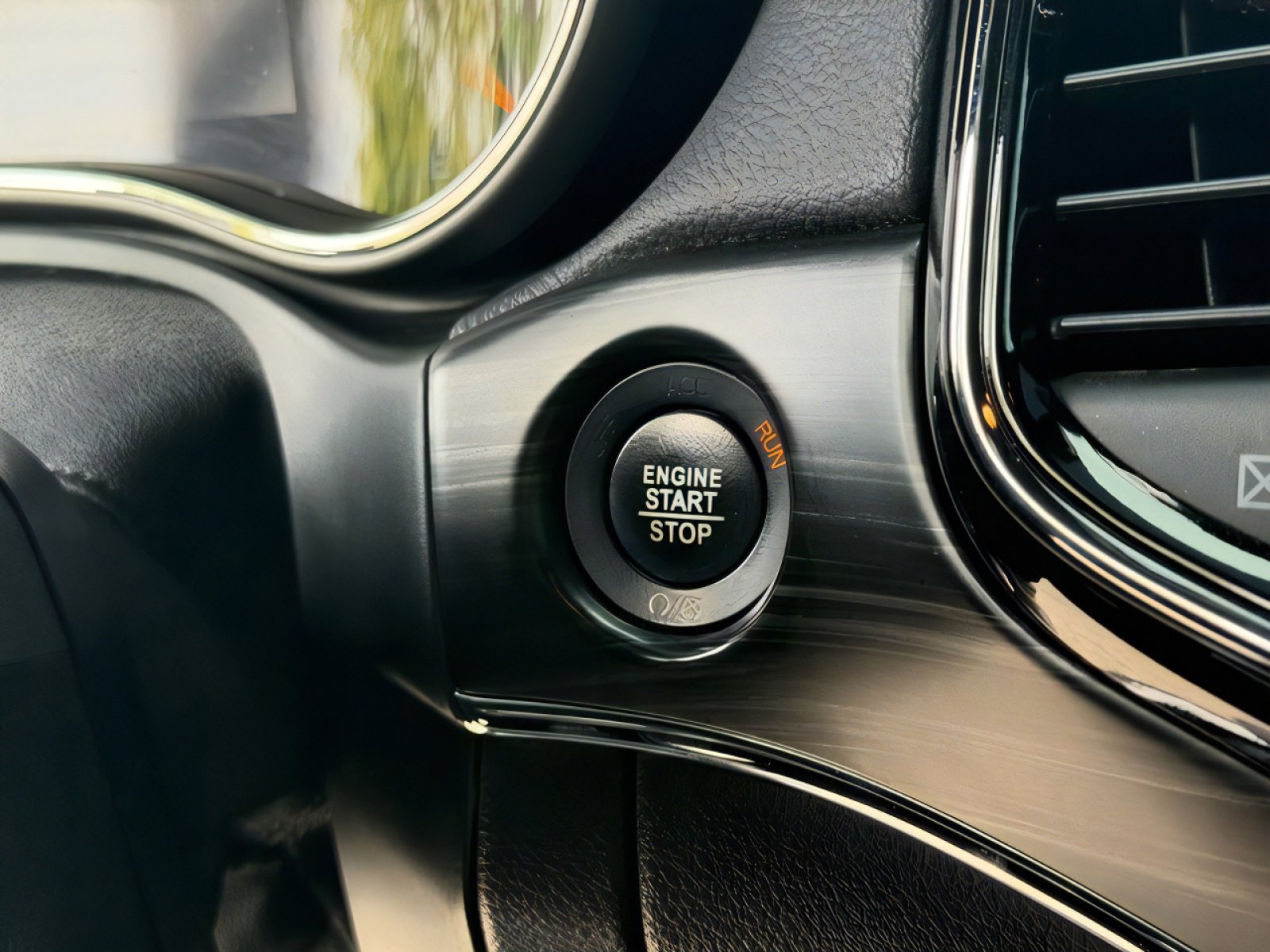Used 2019 Jeep Grand Cherokee Limited image 30