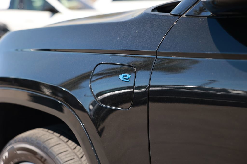 Used 2022 Jeep Grand Cherokee Overland image 15