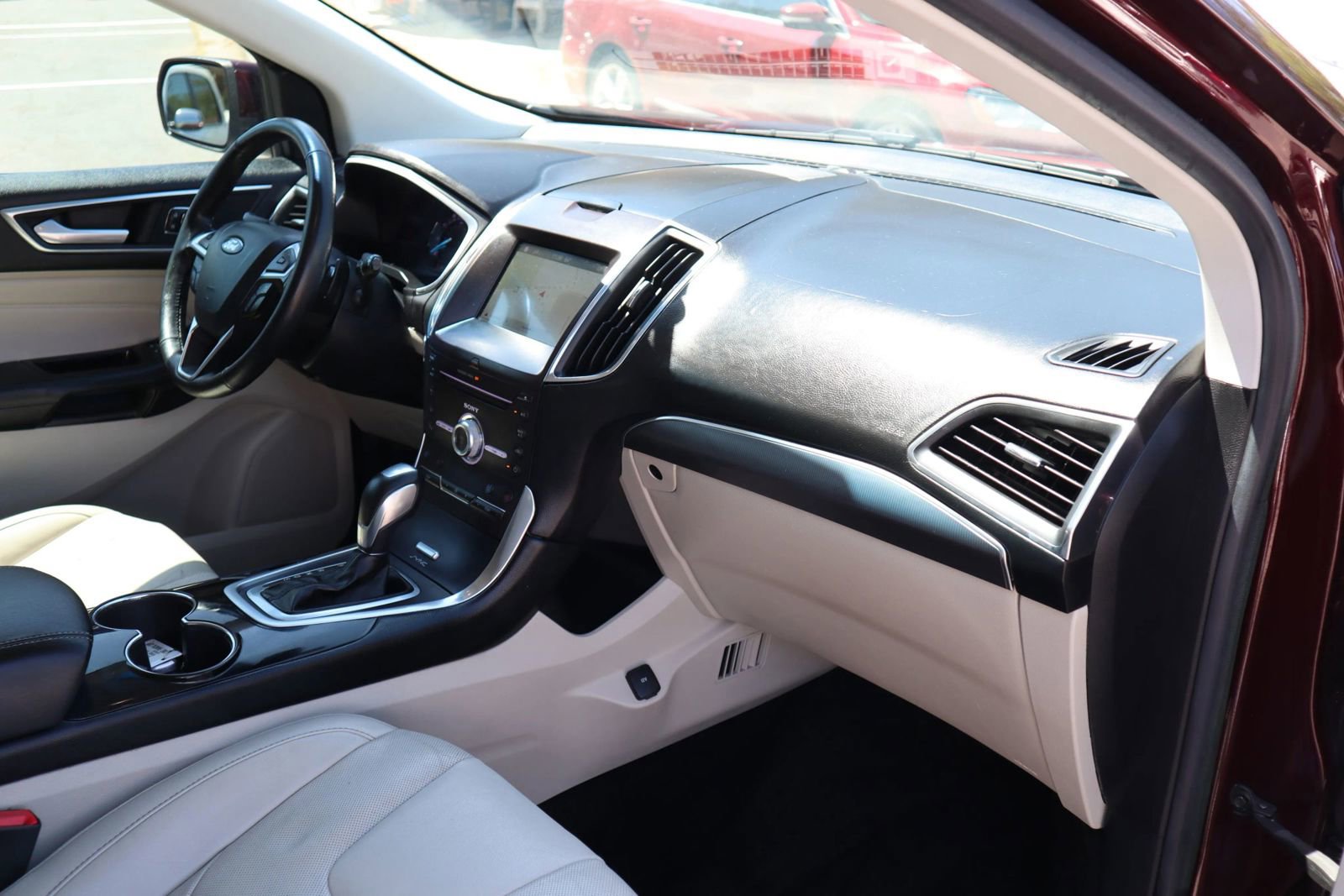 Used 2017 Ford Edge Titanium w/ Equipment Group 301A FWD image 17