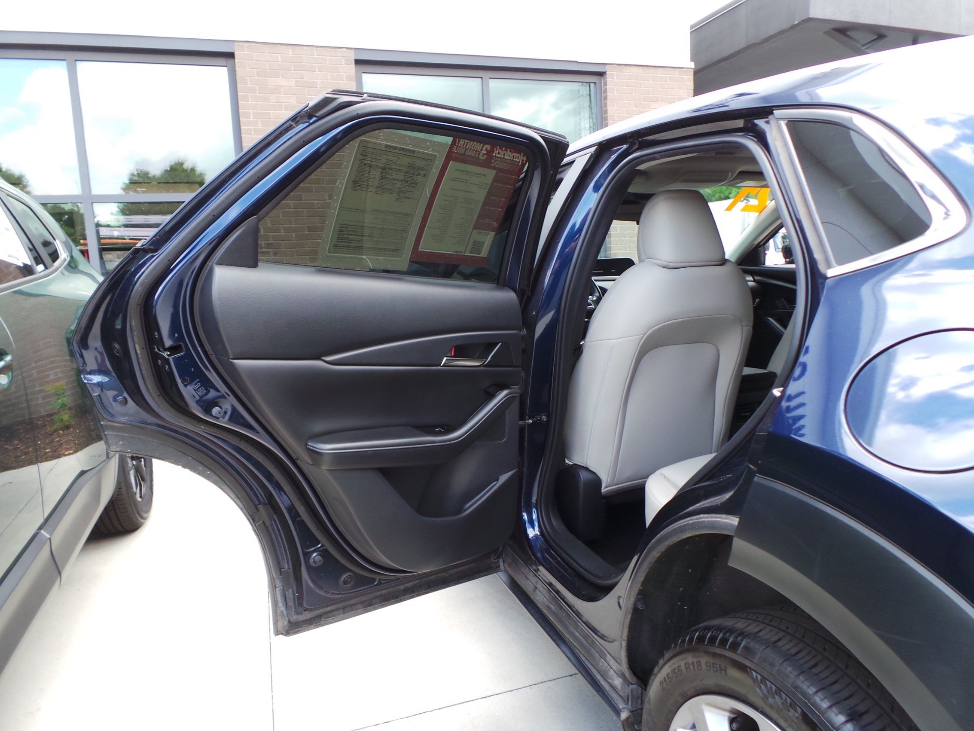 Used 2021 MAZDA CX-30 FWD 2.5 S w/ Preferred Package image 31