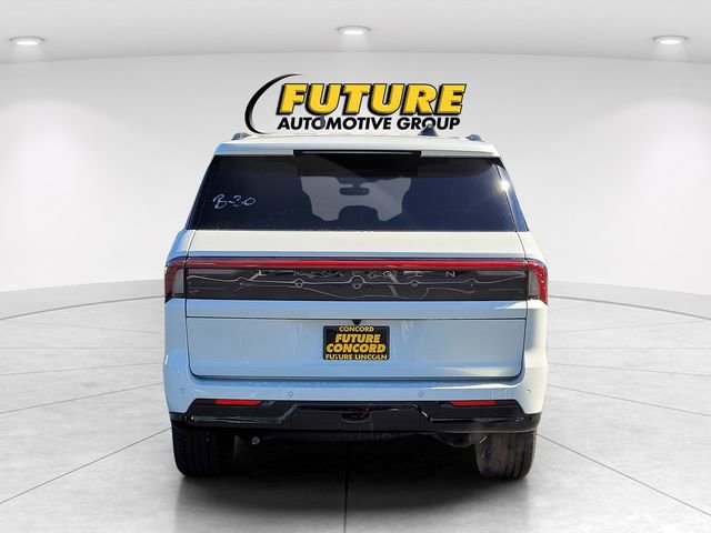 New 2026 Lincoln Navigator Reserve image 4