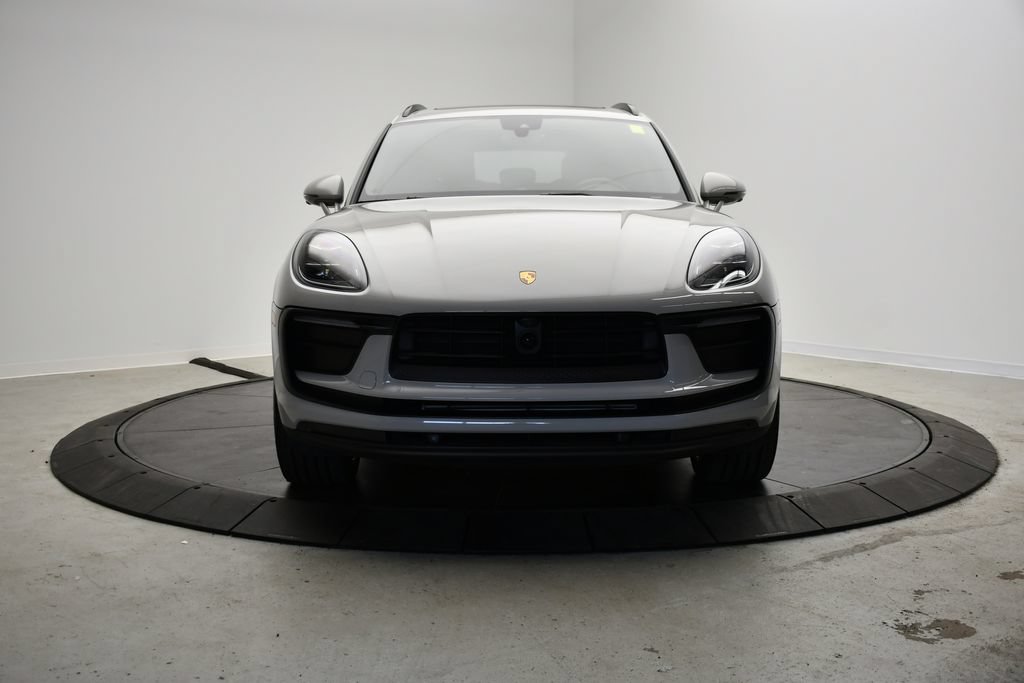 Certified 2024 Porsche Macan AWD/4WD image 10
