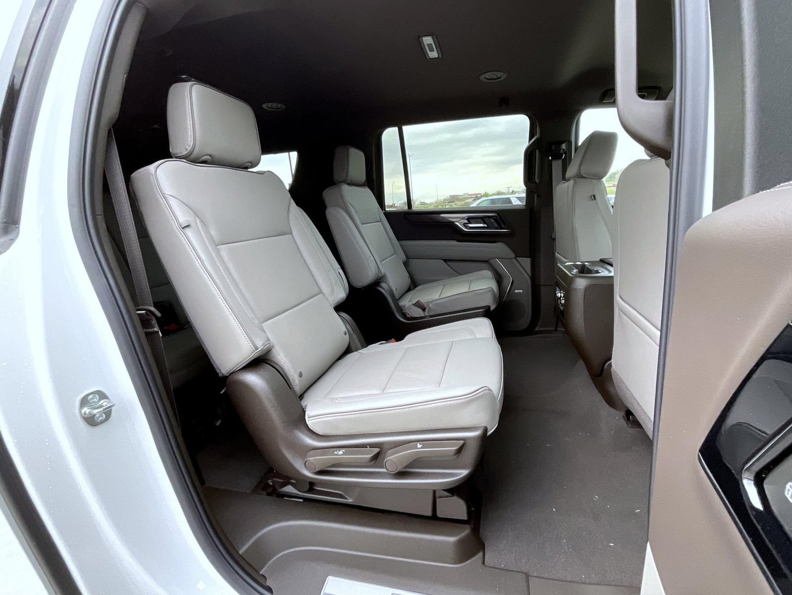 New 2026 GMC Yukon XL Elevation AWD/4WD image 18