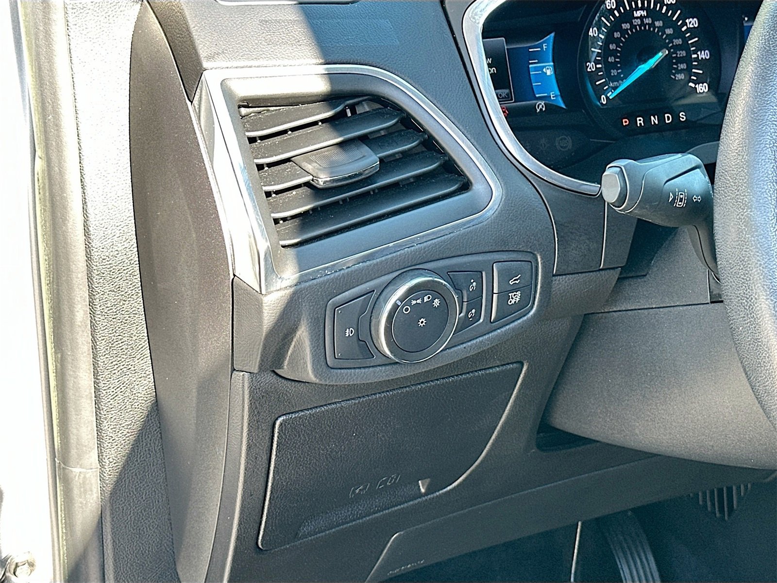 Used 2021 Ford Edge Titanium image 10