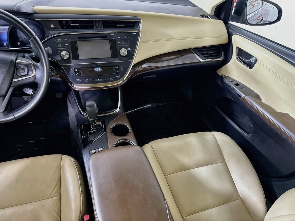 Used 2015 Toyota Avalon XLE FWD image 25