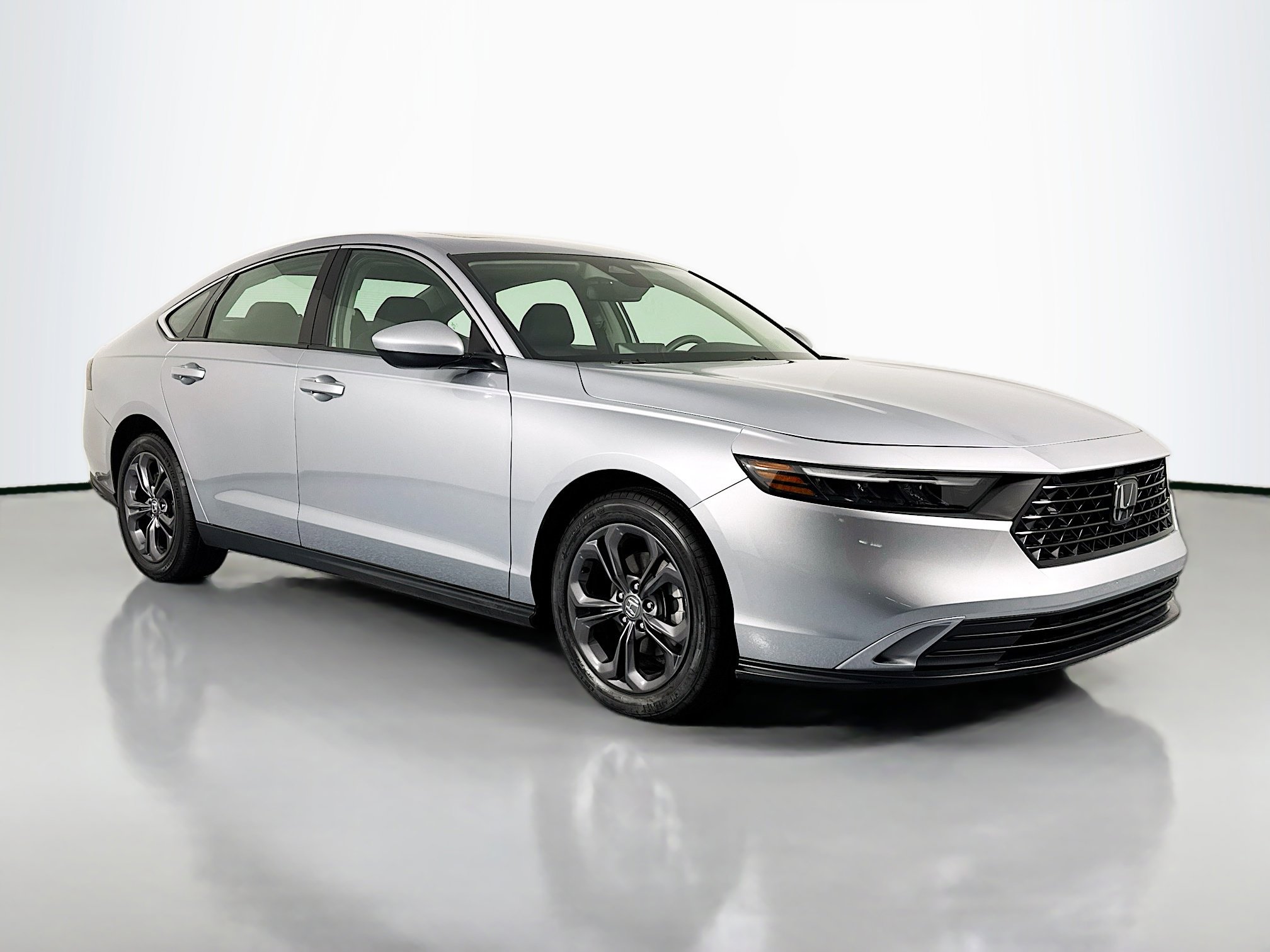 Certified 2023 Honda Accord EX image 3