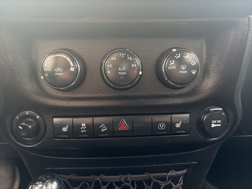 Used 2018 Jeep Wrangler Unlimited Sahara image 20