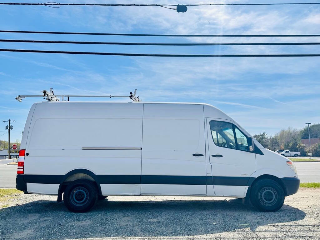 Used 2011 Freightliner Sprinter 2500 image 10