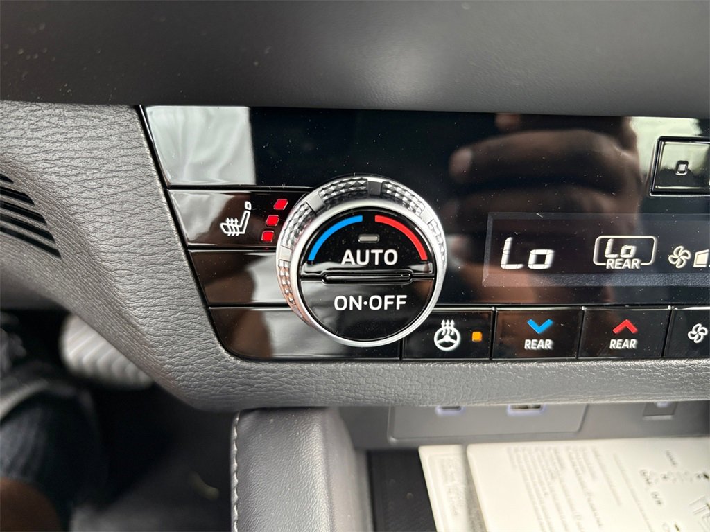 New 2025 Mitsubishi Outlander SEL image 6