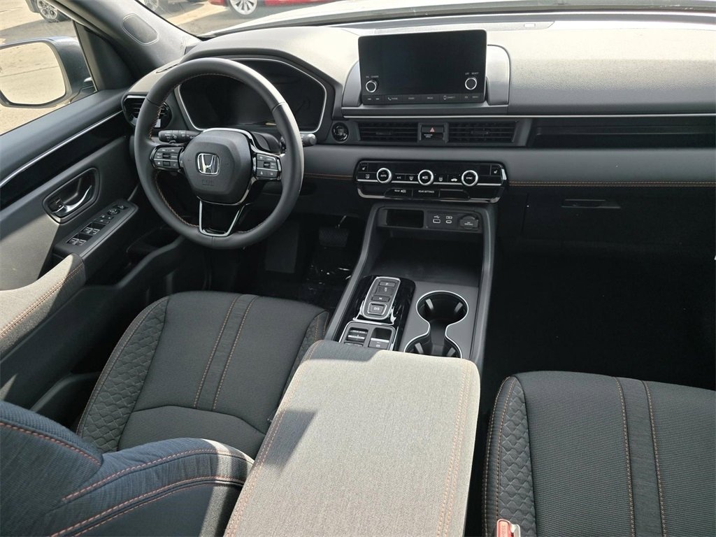 New 2025 Honda Pilot Sport image 21