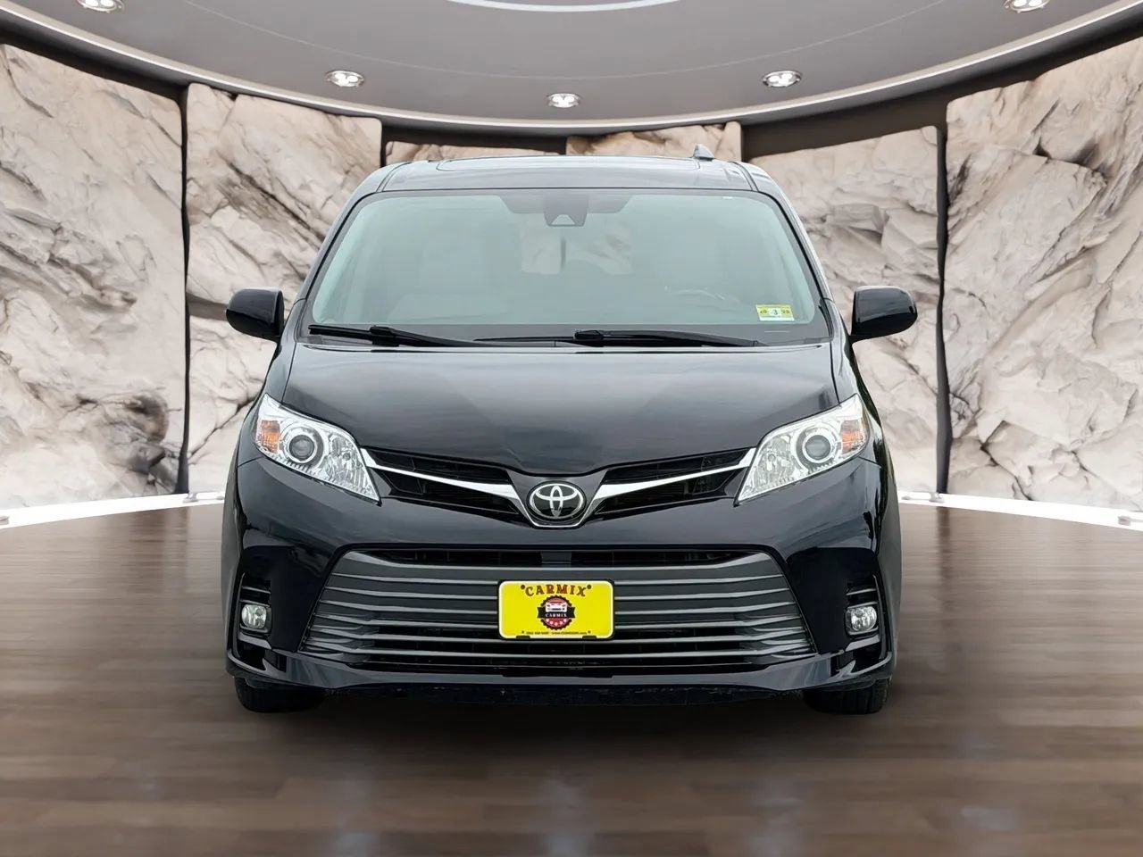 Used 2018 Toyota Sienna XLE w/ XLE Navigation Package AWD/4WD image 6