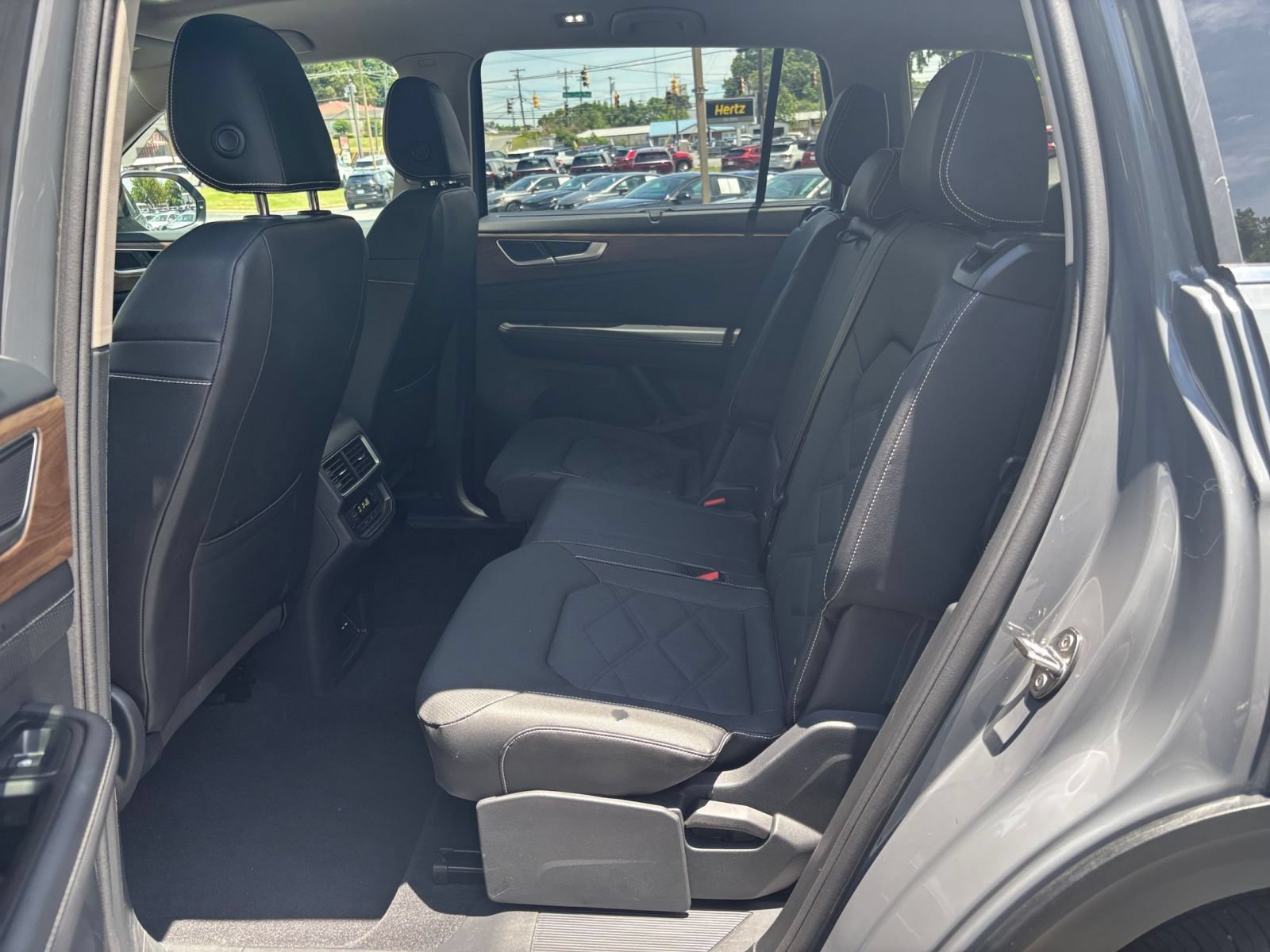 Used 2026 Volkswagen Atlas SE FWD image 22