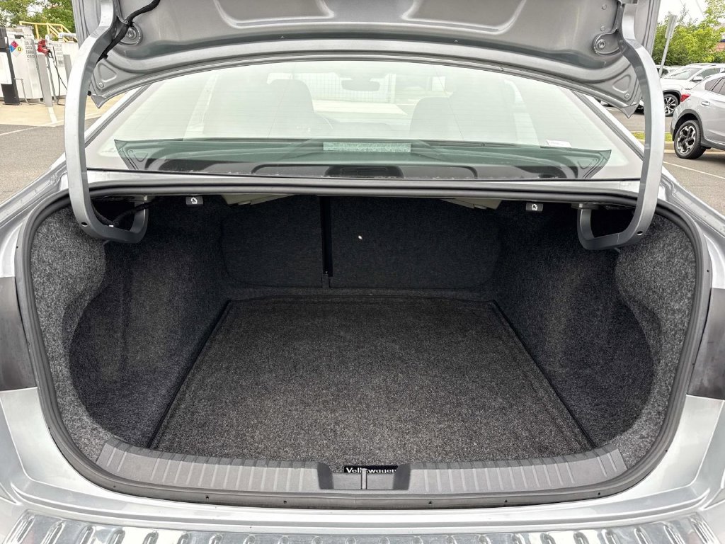Used 2024 Volkswagen Jetta Sport FWD image 12