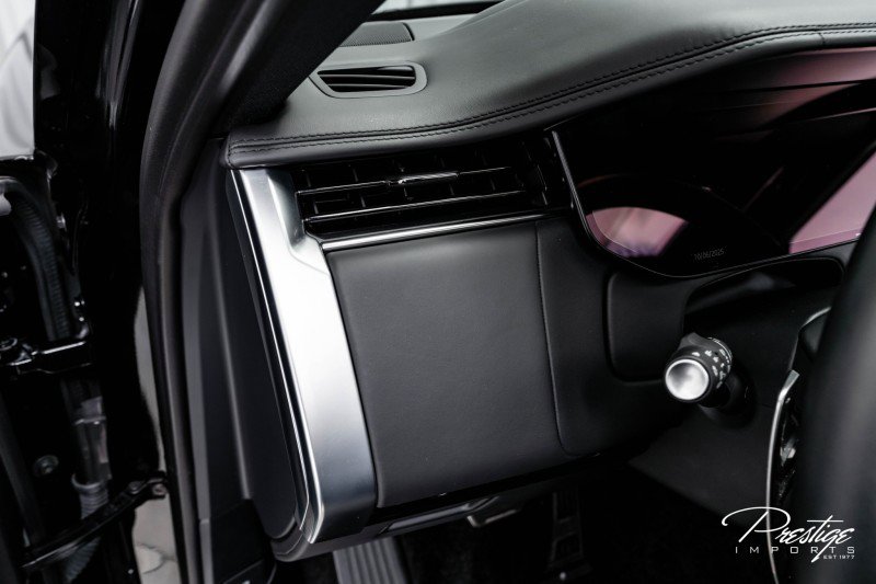 Used 2025 Land Rover Range Rover SE image 31