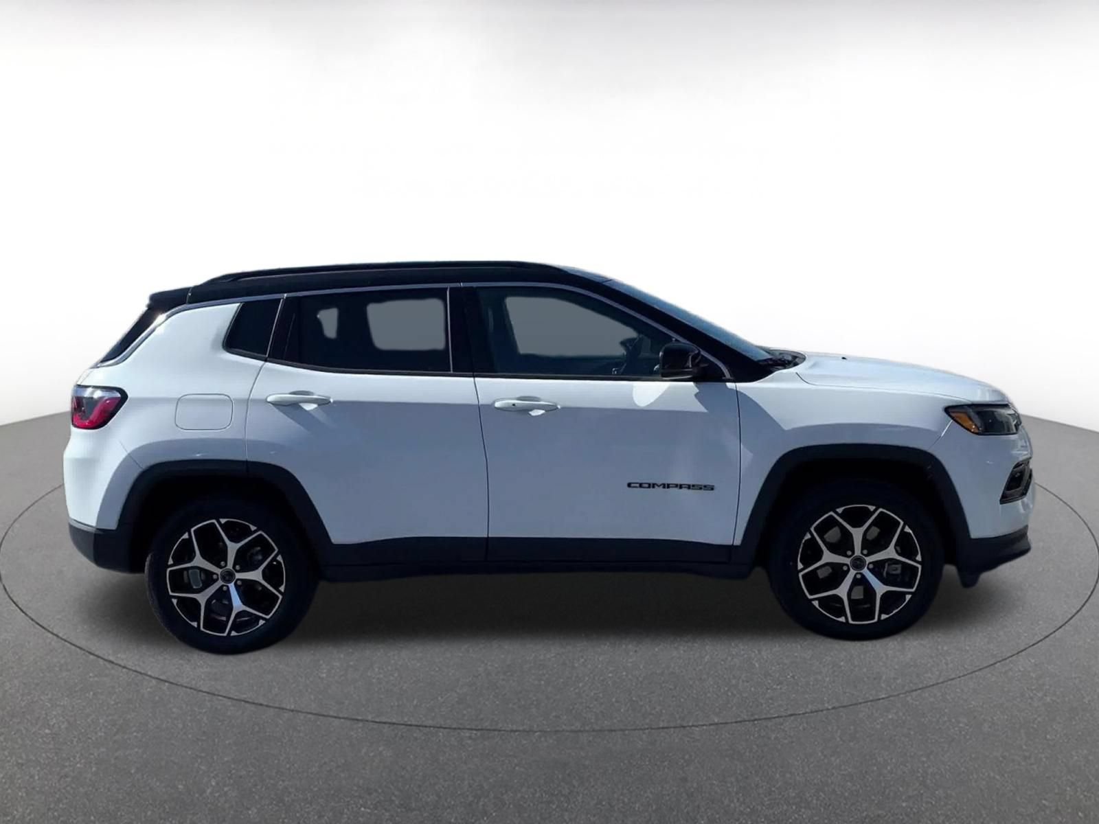 Used 2025 Jeep Compass Limited AWD/4WD image 16
