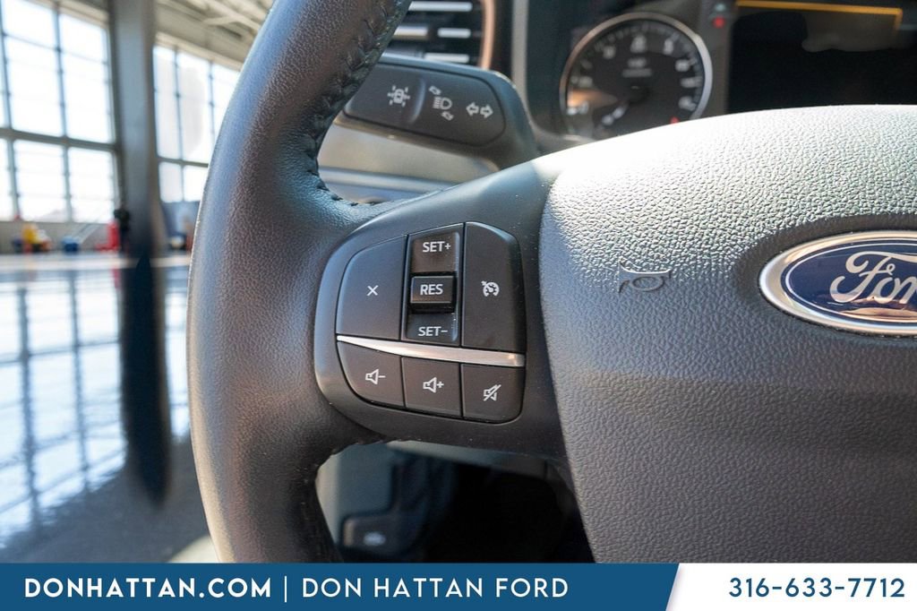 Used 2022 Ford Maverick Lariat image 11