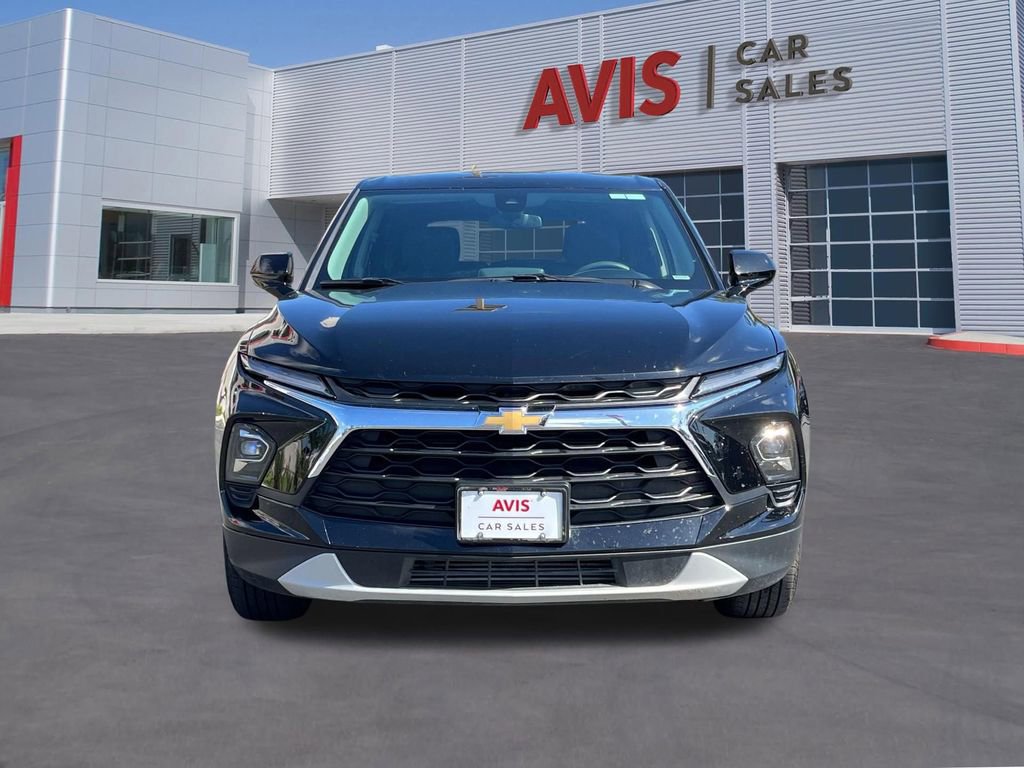 Used 2025 Chevrolet Blazer LT image 2