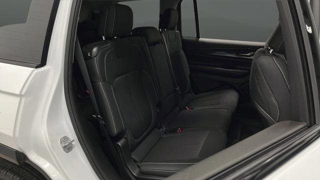 Used 2023 Jeep Grand Cherokee L Laredo AWD/4WD image 22