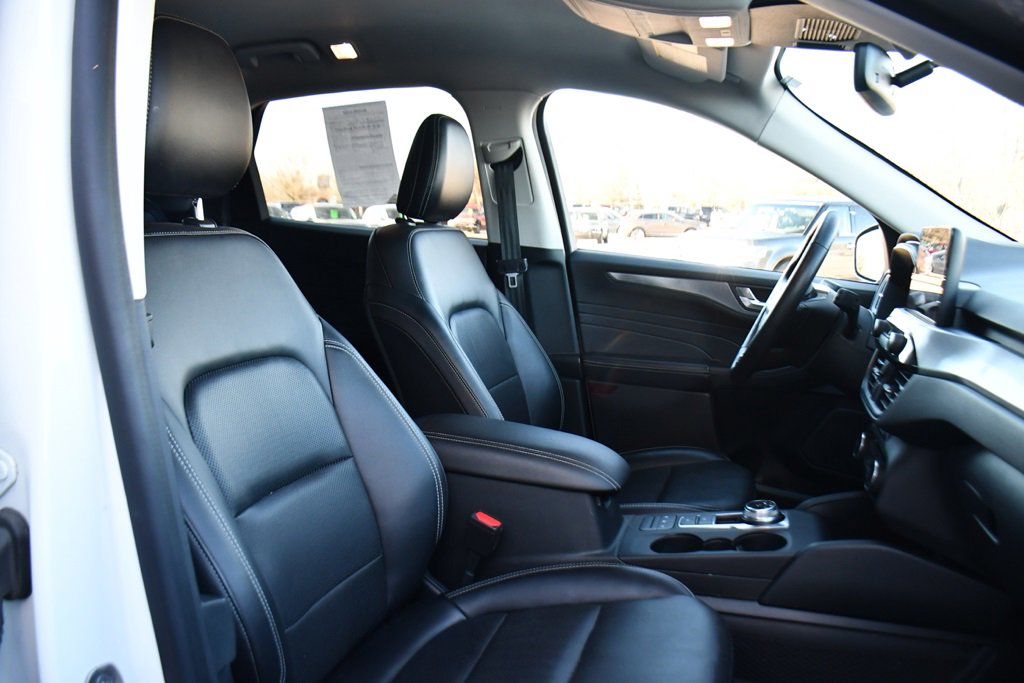 Used 2021 Ford Escape Titanium image 16