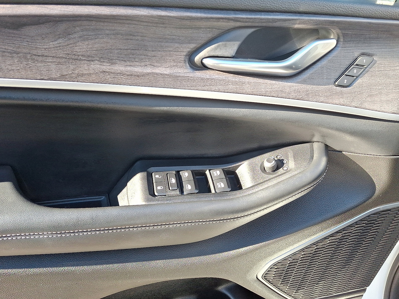 Used 2022 Jeep Grand Cherokee Limited image 12