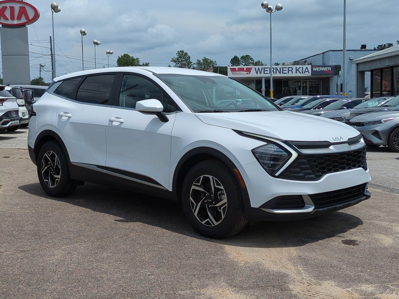Certified 2025 Kia Sportage LX FWD image 3