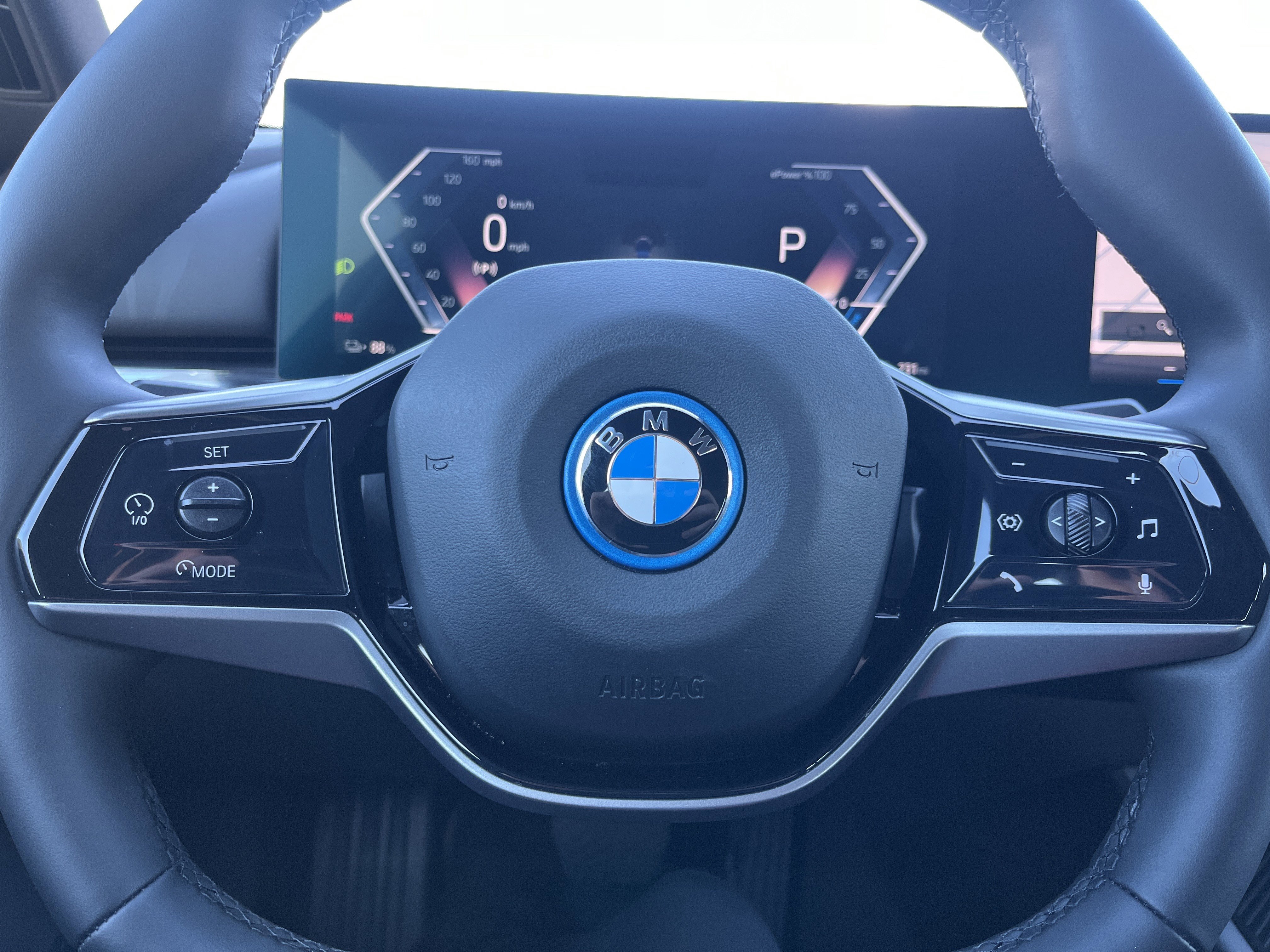 Used 2025 BMW i5 eDrive40i image 11