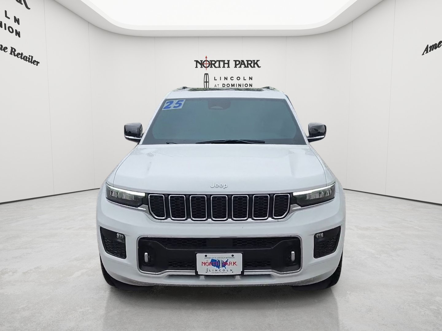 Used 2025 Jeep Grand Cherokee L Overland AWD/4WD image 8