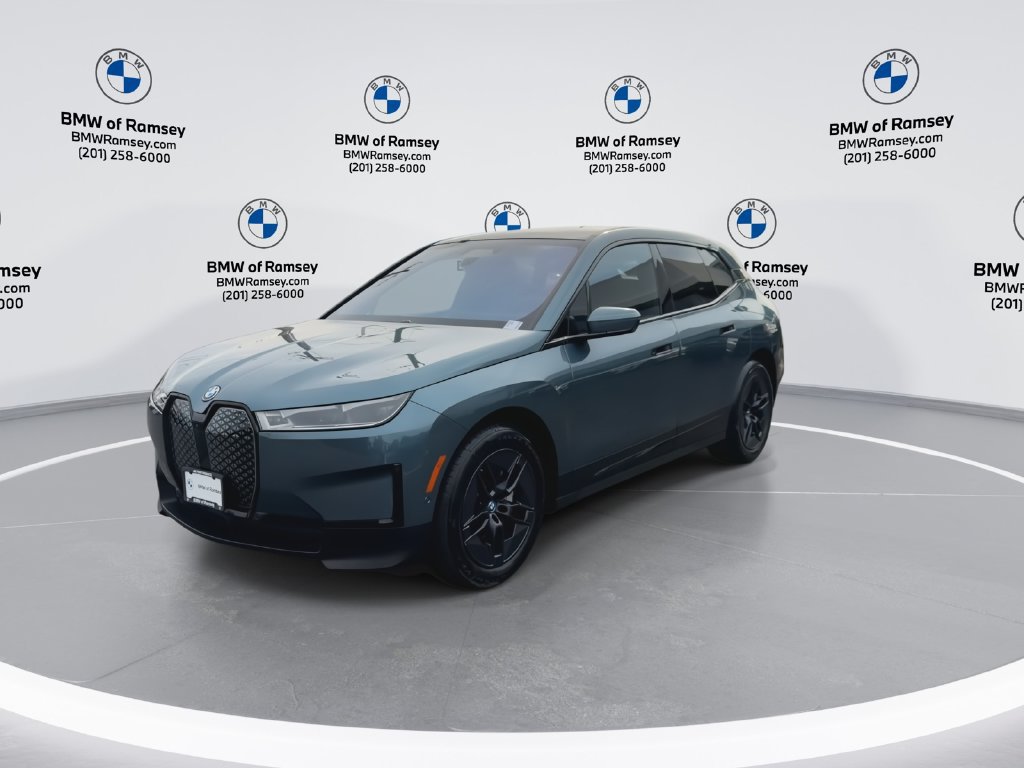 Used 2024 BMW iX xDrive50 AWD/4WD image 4