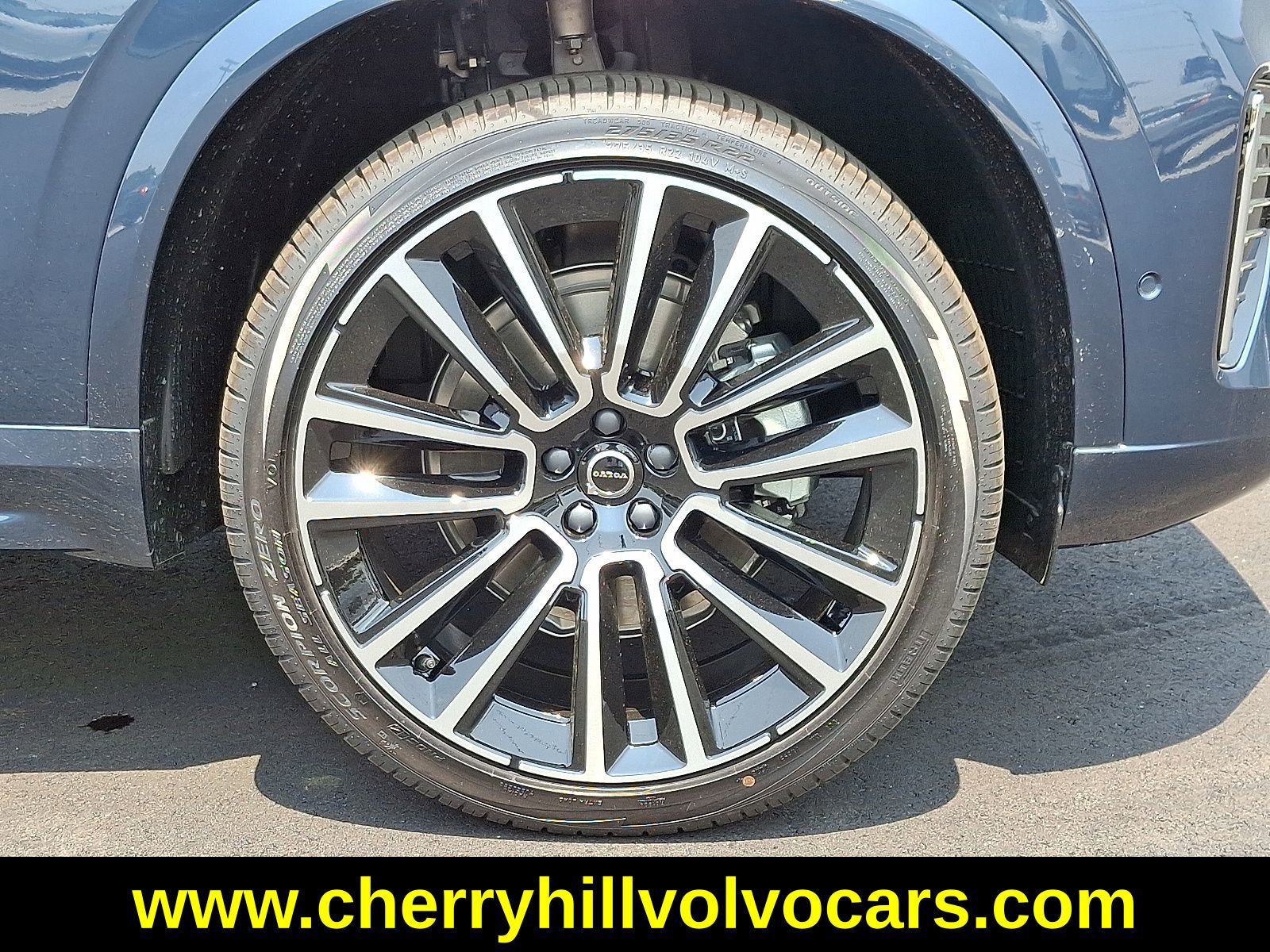 New 2025 Volvo XC90 B6 Plus w/ Protection Package Premier image 9