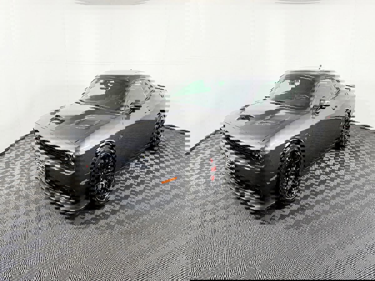 Used 2015 Dodge Challenger SRT Hellcat image 48